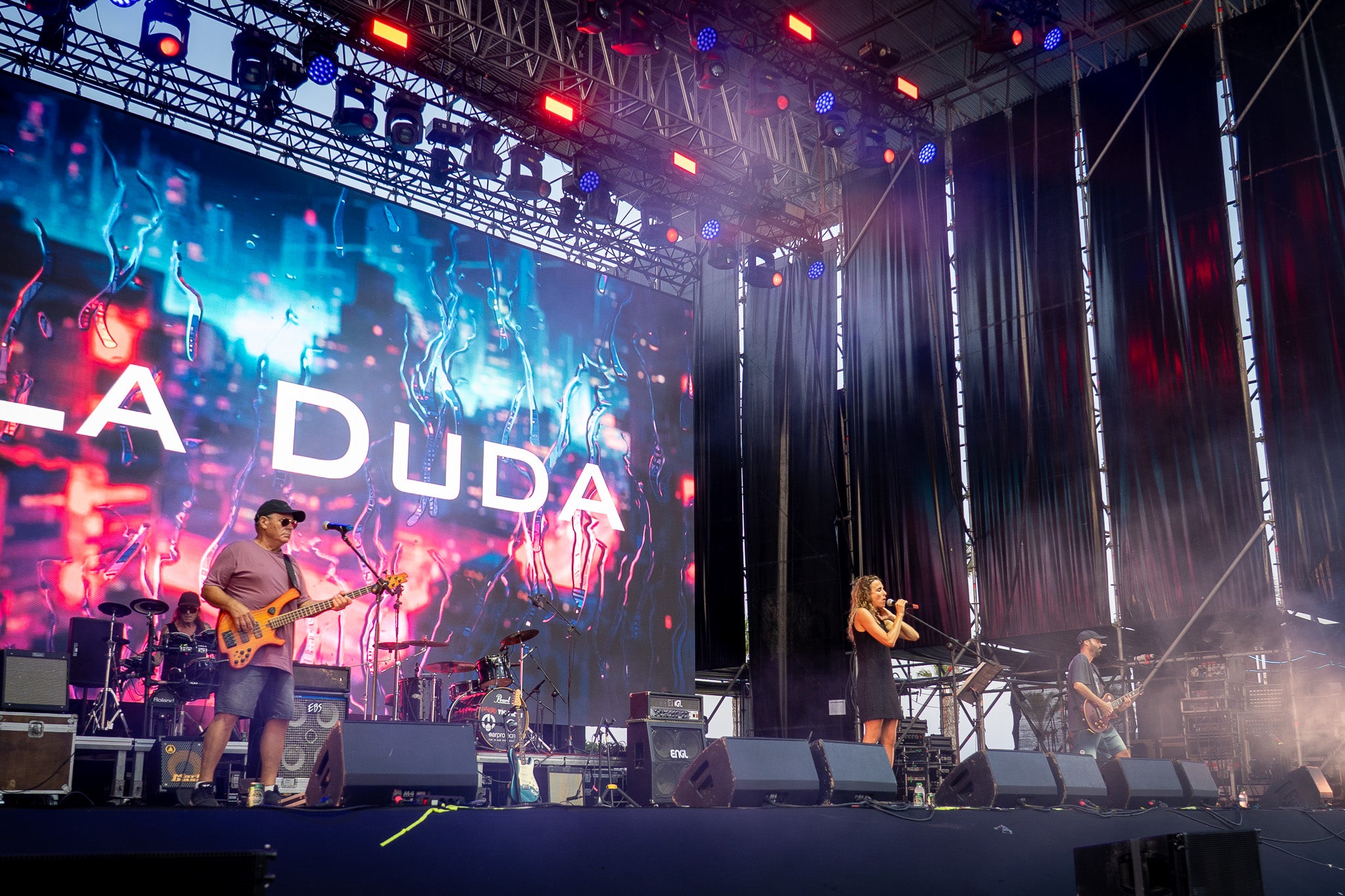 El rock local brilla con fuerza en el I Rocketas Playa