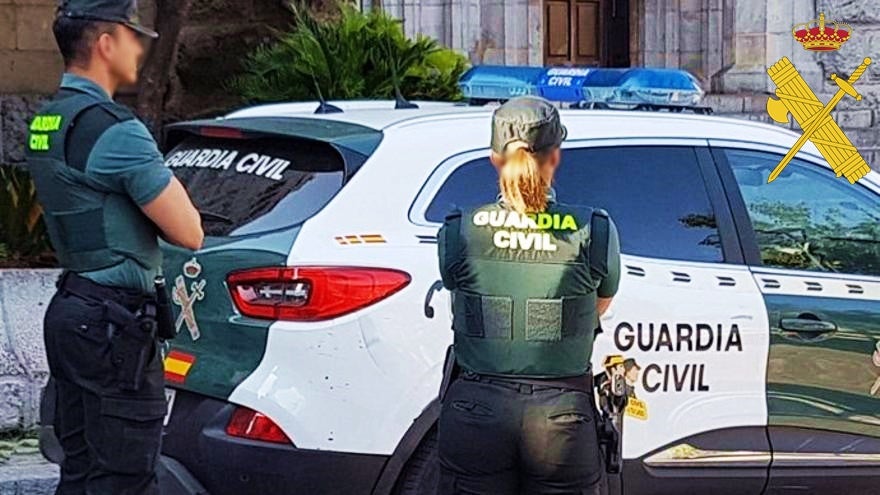 Agentes de Guardia Civil.