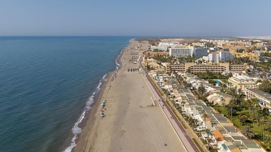 Roquetas de Mar, destino turístico líder en la provincia de Almería durante el mes de julio y quinto en Andalucía