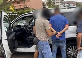 Detención de uno de los presuntos autores del crimen.