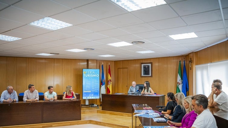 Baile, tapas típicas y deportes náuticos para dar la bienvenida a la 'Semana del Turismo' en Roquetas