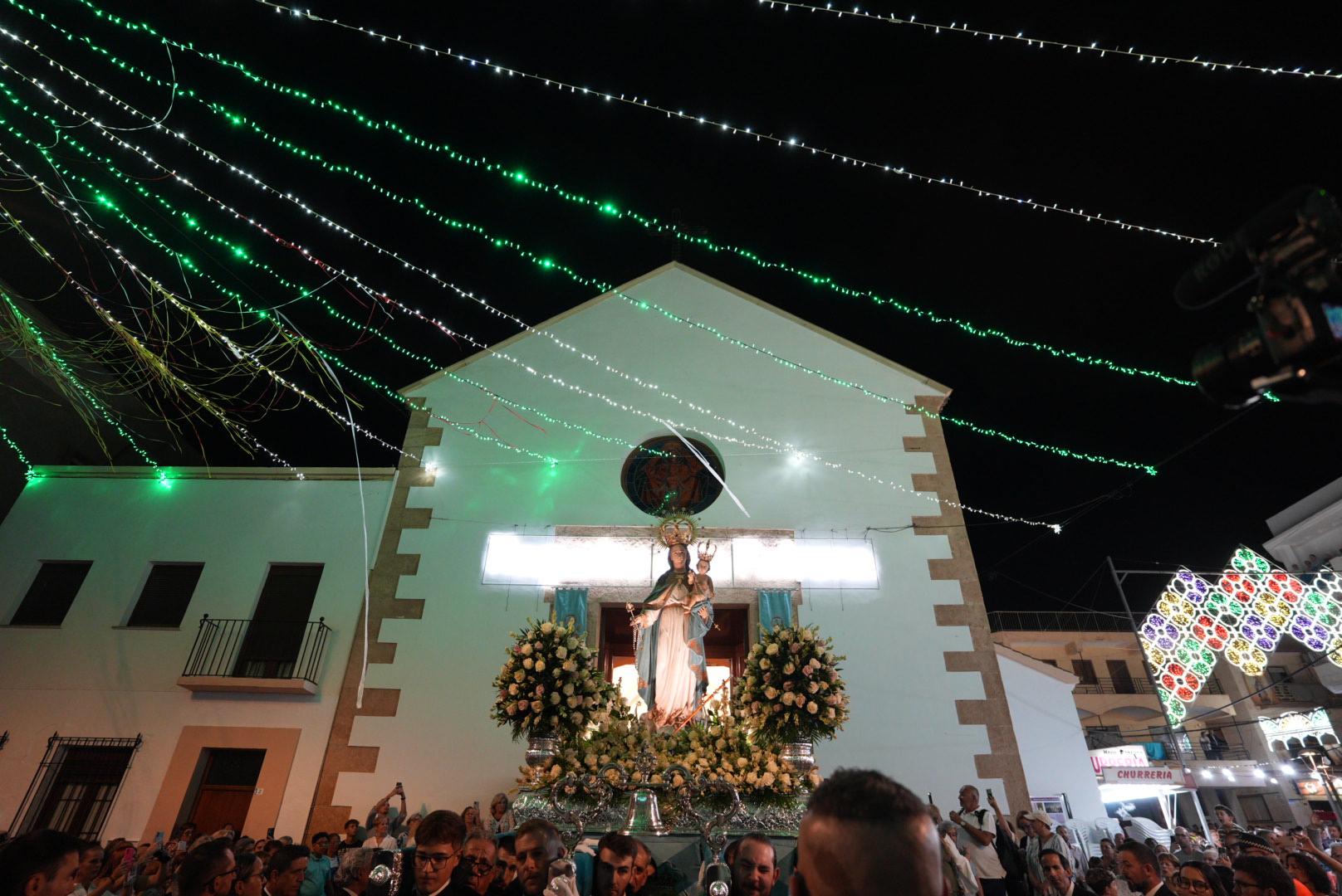 La procesión de la Virgen del Rosario de Roquetas de Mar 2025, en imágenes