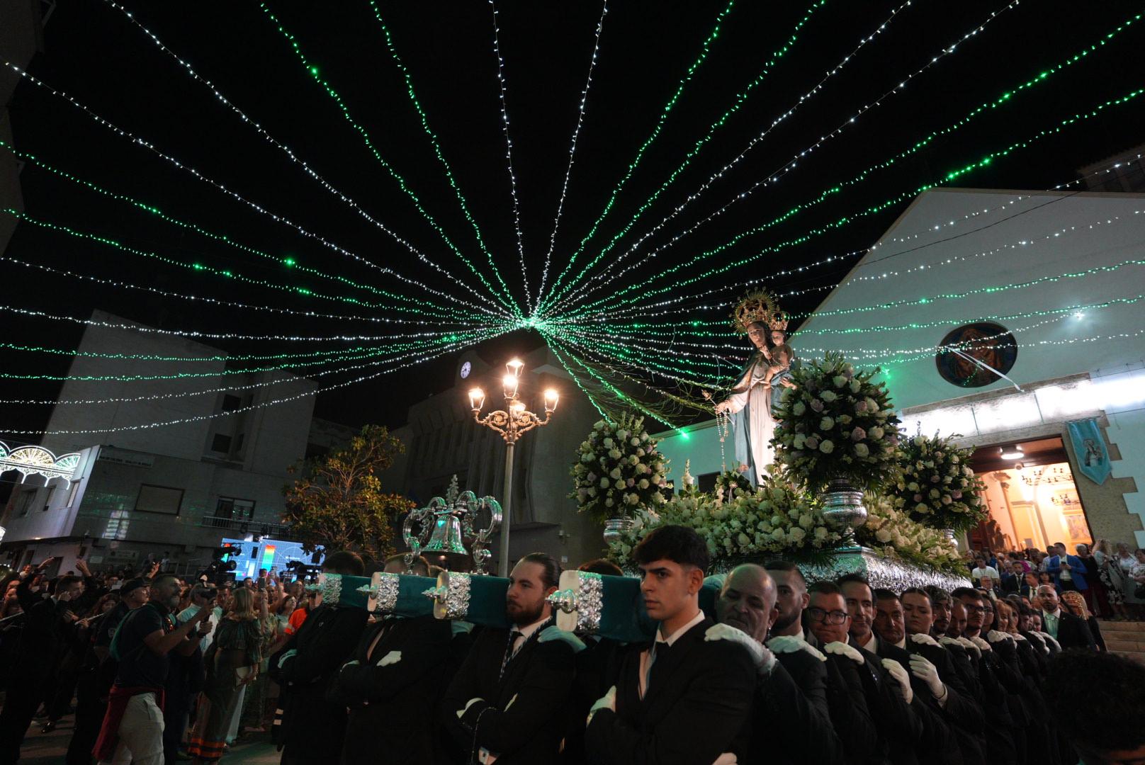La procesión de la Virgen del Rosario de Roquetas de Mar 2025, en imágenes