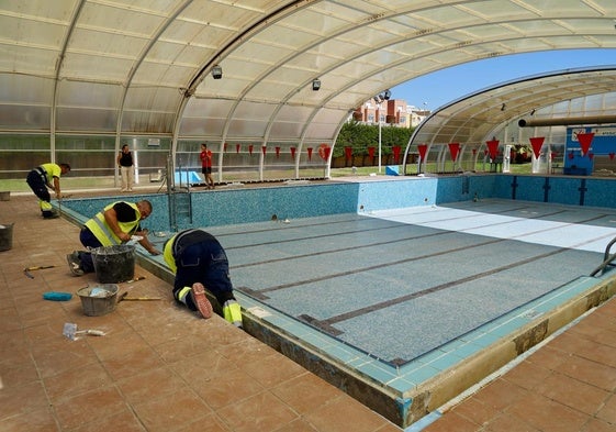 Las obras de reposición de la piscina están finalizados.