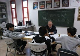 Antononio Bonilla en una clase.