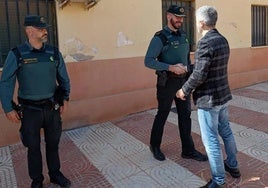 Marlaska saluda a guardias civiles