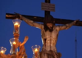 Imagen de Nuestro Jesús Crucificado a su paso por Roquetas.