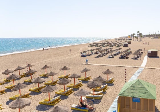 Una imagen de una de las zonas de playas de la localidad de Roquetas.