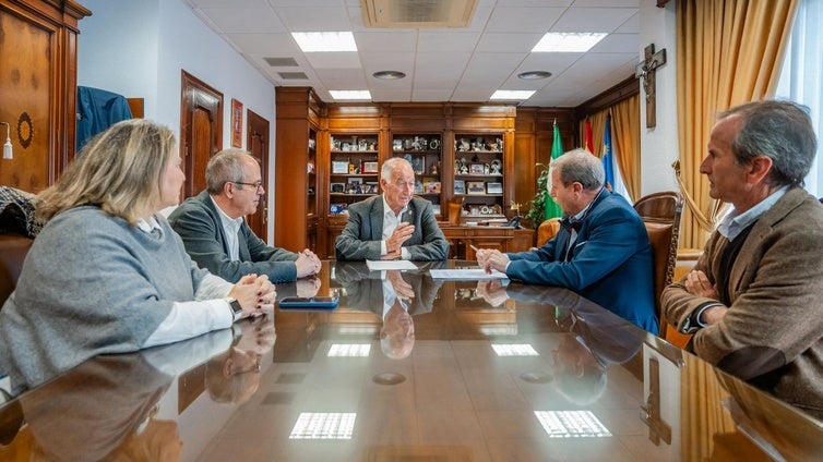 Roquetas renueva el convenio con la Cámara de Comercio para fomentar el desarrollo empresarial