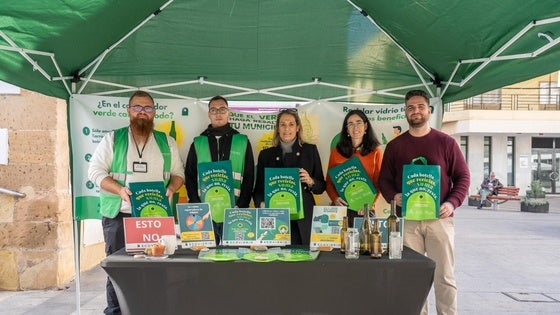 Roquetas impulsa una campaña navideña de concienciación y reciclaje de vidrio