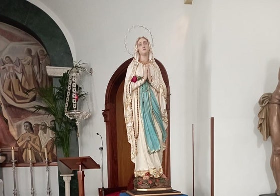 Imagen de la Virgen de Lourdes, de la barriada de La Gloria.