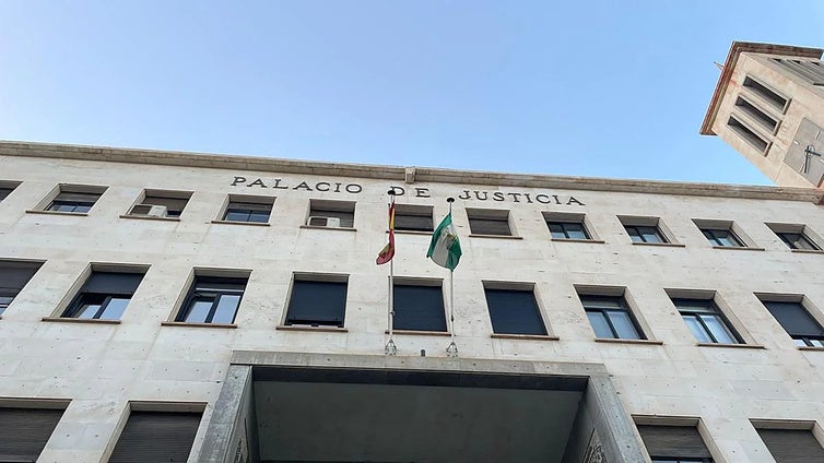 Condenado a ocho años de cárcel por romper varios dientes a un hombre de una pedrada para robarle