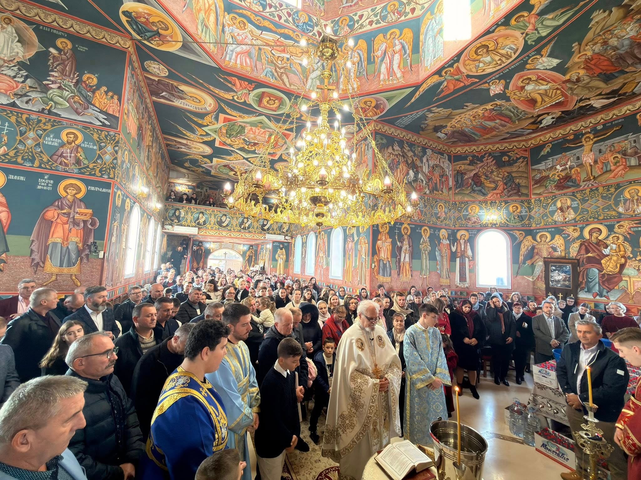 La Iglesia Ortodoxa Rumana de Roquetas celebra la misa del Bautismo del Señor