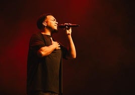 Uno de los momentos del concierto de Luis Cortés.