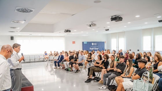 Roquetas impulsa al empleo juvenil con la contratación de 12 personas con 'Activa T Joven'