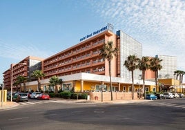 Hotel en la Urbanización de Roquetas.