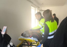 Dick Beekhus, momentos antes de entrar en la ambulancia camino de la residencia de Vícar.