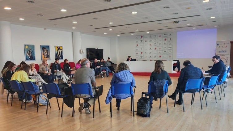 Servicios Sociales, ERACIS+ y la comunidad educativa apuestan por el trabajo conjunto para atender a los colectivos vulnerables