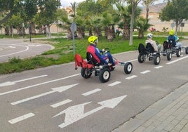 Uno de los recorridos realizados durante el programa en Vícar.