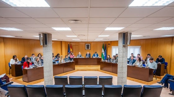 El Grupo Municipal del PP de Roquetas rechaza la regularización masiva de inmigrantes