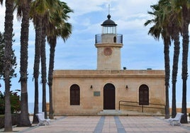 El Faro de Roquetas, uno de los espacios únicos del municipio.
