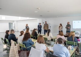 El primer teniente alcalde de Roquetas, José Juan Rodríguez, asiste a una reunión del proyecto.