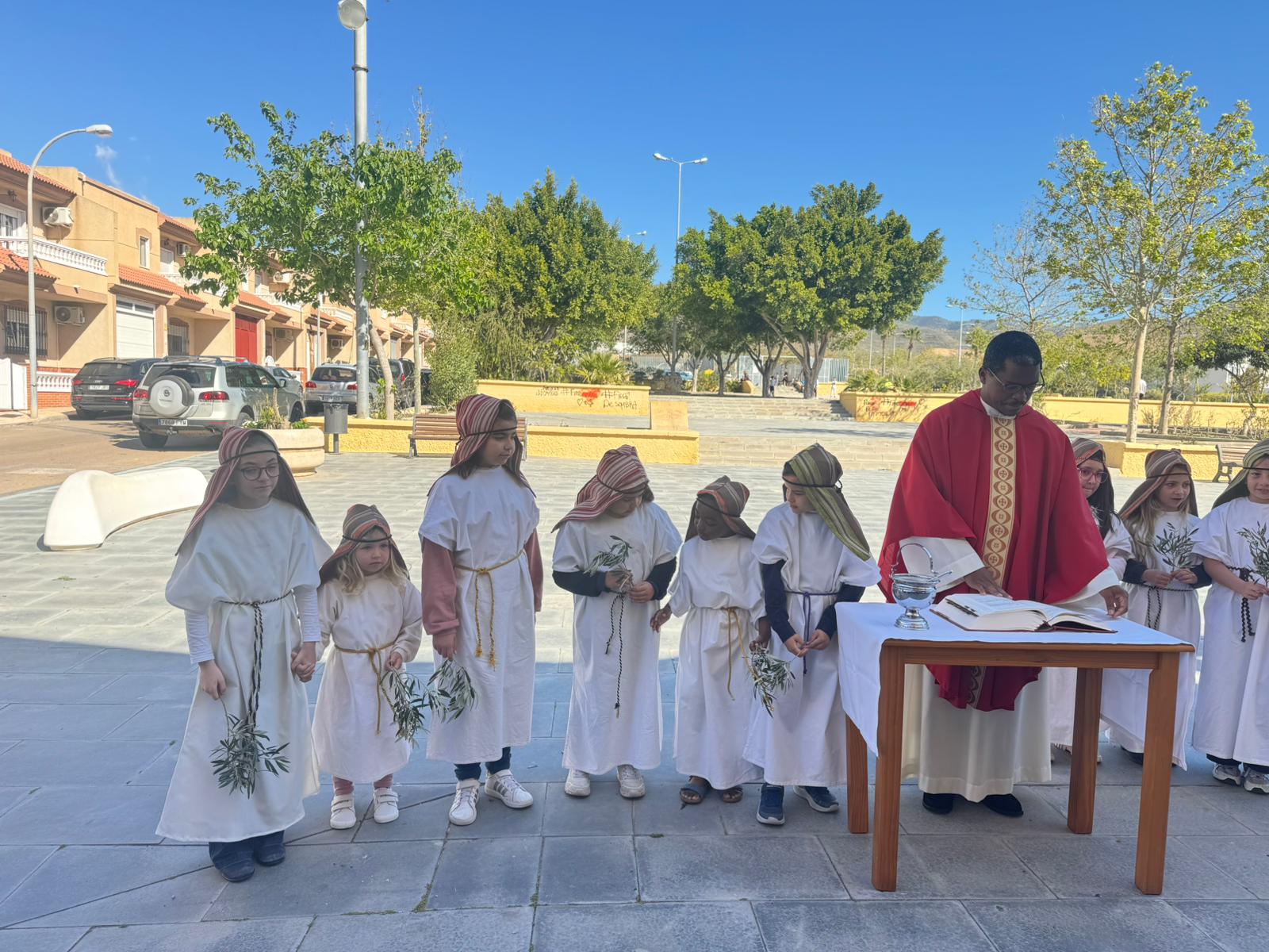 Vícar vive su inicio de la Semana Santa