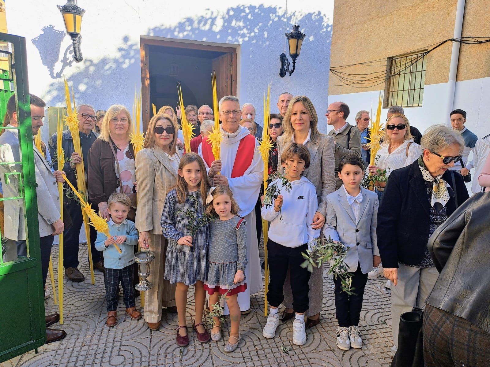 Roquetas ve pasar La Borriquita por sus calles