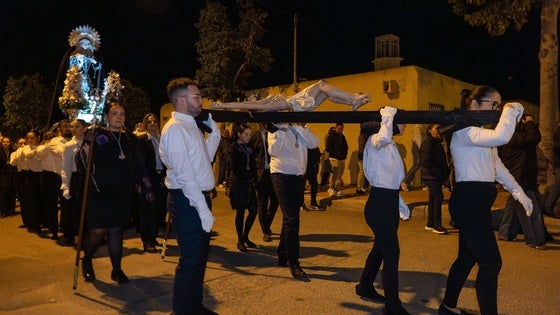 Roquetas se vuelca con el inicio de Semana Santa en El Solanillo