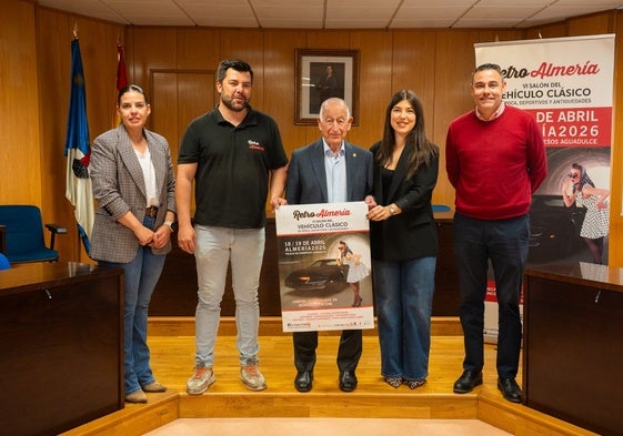 La presentación del evento se ha llevado en el Salón de Plenos del Ayuntamiento de Roquetas.