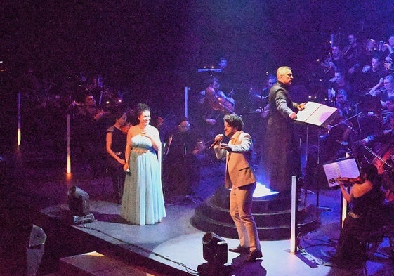 Un momento del concierto en el Teatro Auditorio de Roquetas de Mar.