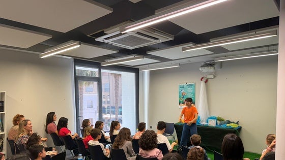 El Aula del Mar se llena de familias con una nueva sesión de 'Cuentasábados'