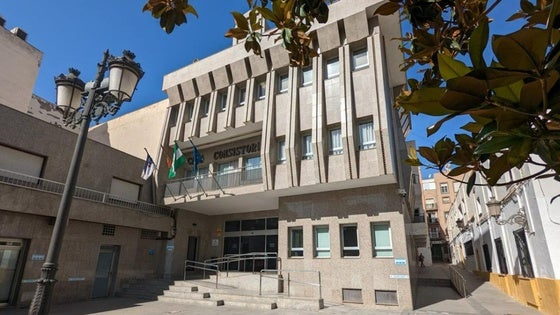 Señalan cinco vías para comunicar incidencias en Roquetas