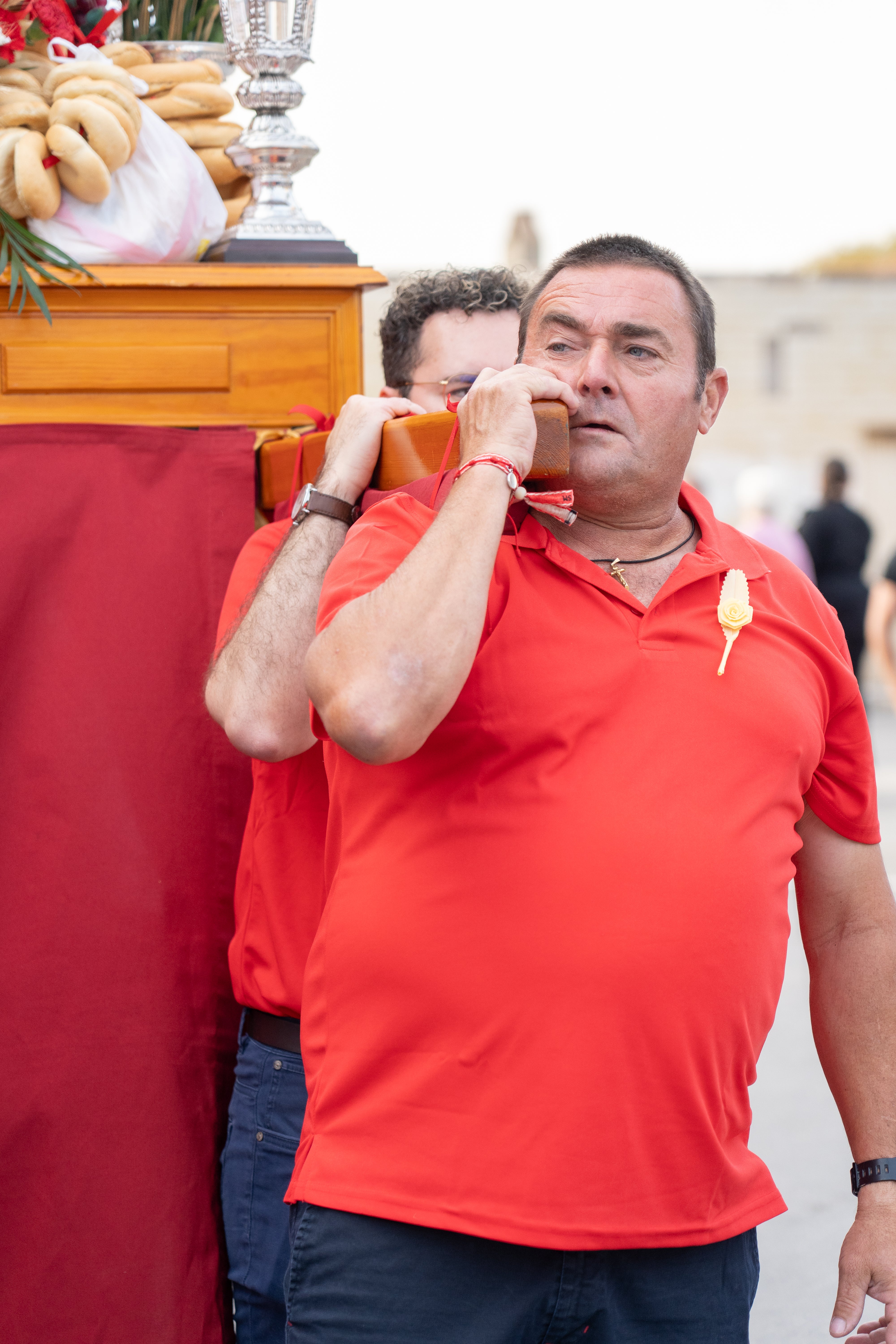 San Marcos recorre en procesión las principales calles de Roquetas, en imágenes