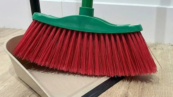 La Mojonera oferta dos plazas de limpieza en el Ayuntamiento