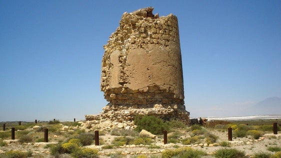 Roquetas saca a licitación las obras de restauración de la Torre de Cerrillos