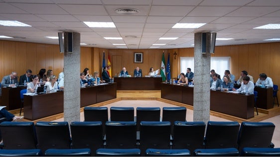 El Pleno da luz verde al acuerdo del despliegue de la Policía Nacional en Roquetas