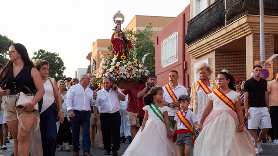 Las Marinas finaliza sus Fiestas con la procesión de la Virgen del Mar