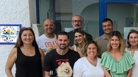 Del móvil a la calle: Vecinos de Roquetas se organizan en WhatsApp ante la preocupación por la seguridad y crean 'UrbaSerena'