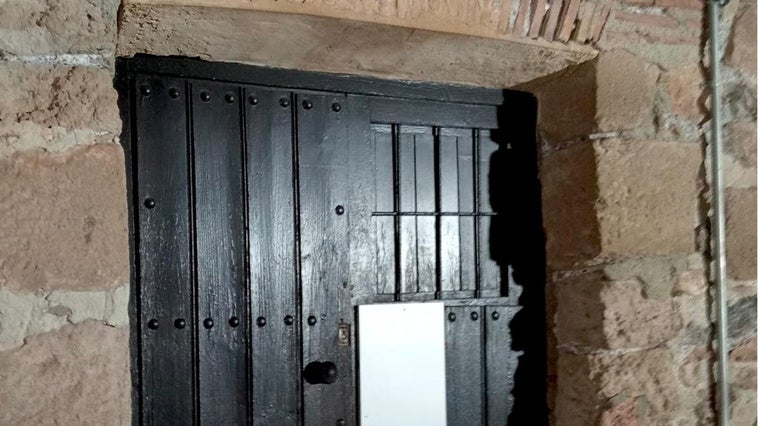 El PP de Vícar denuncia la falta de seguridad en el municipio tras el robo y los actos vandálicos en la Iglesia Fortaleza de Vícar Pueblo