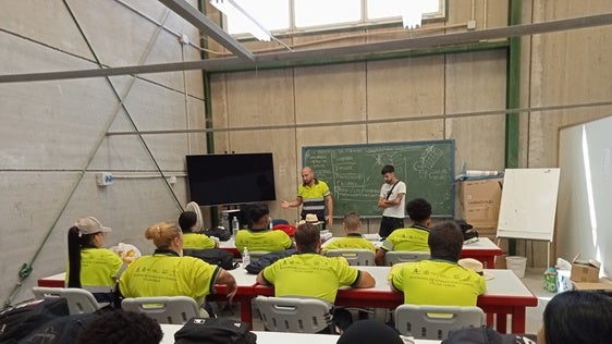 Alumnos del plan 'Vícar Verde' reciben formación sobre empleo