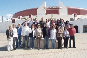 Acuarelistas pintan la Plaza de Toros de Roquetas