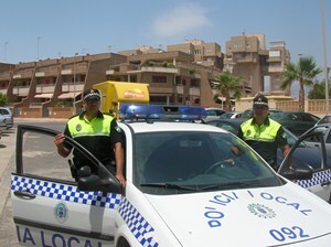Policías sin días libres este verano en Roquetas