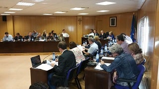 La oposición presenta un escrito pidiendo aplazar el pleno de presupuestos