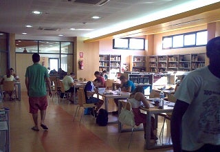 La oposición fuerza la ampliación de los horarios de las bibliotecas de forma experimental