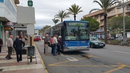 La abstención de C´s permite tumbar una propuesta para el diseño de un bus urbano