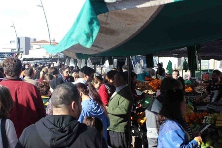 El Área de Ciudad Saludable destaca el aumento de afluencia y ventas en el Mercadillo