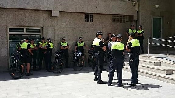 Roquetas convocará 5 nuevas plazas de policía, además de renovar sus mandos
