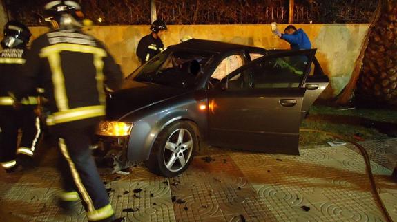 Cuatro heridos, uno de ellos menor, tras colisionar dos vehículos en Roquetas de Mar
