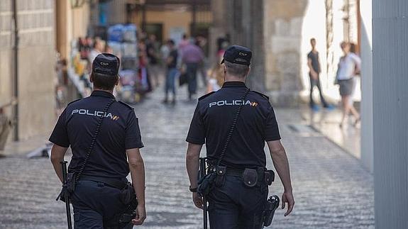 Amat evita aclarar su postura sobre la comisaría de la Policía Nacional